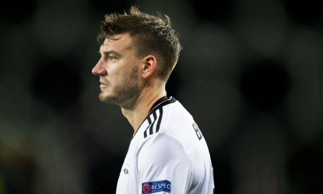 Bendtner blir forfatter: - Jeg har fått en anledning til å tenke meg om